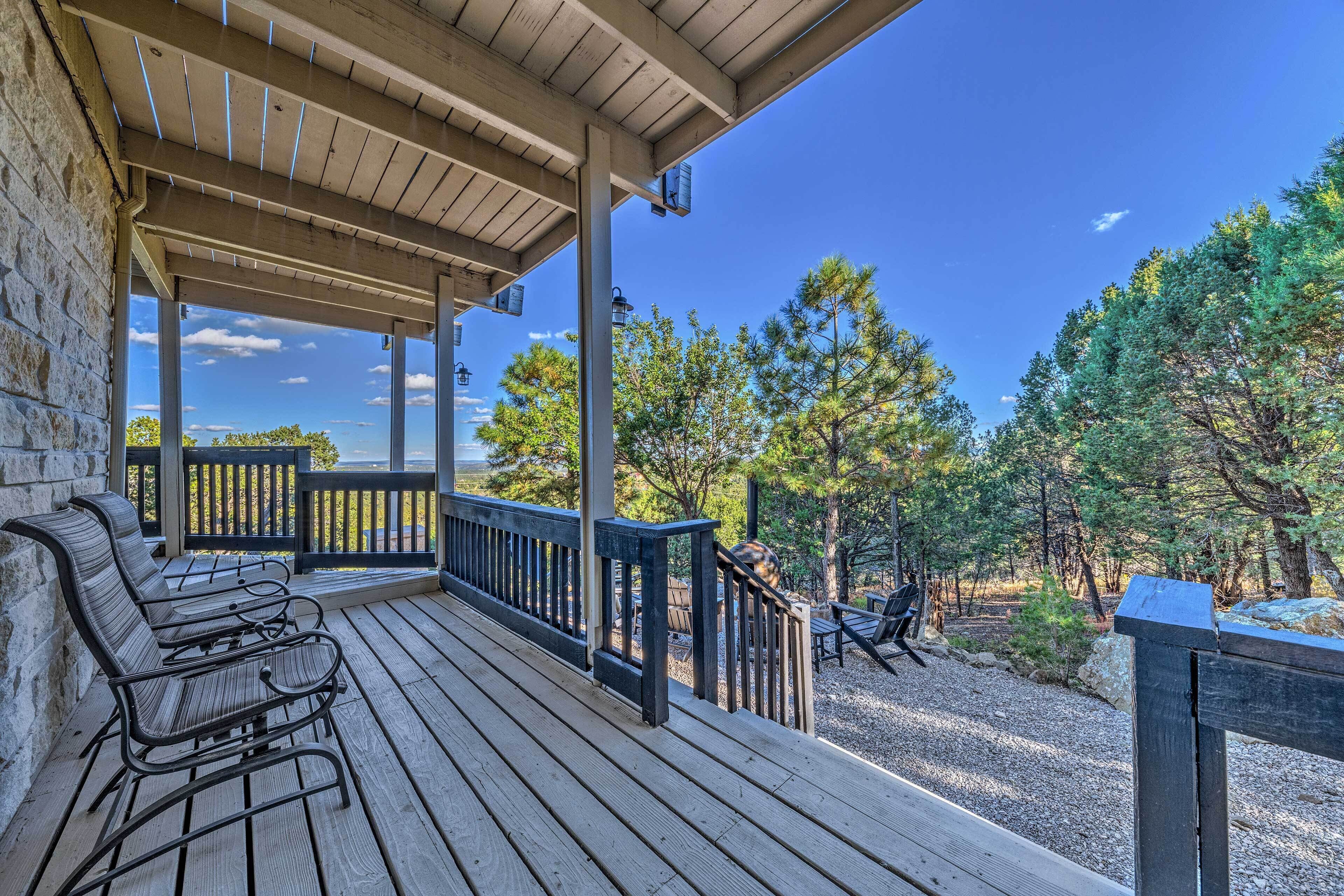 Serene Cabin w/ Mountain Views & Fire Pit!