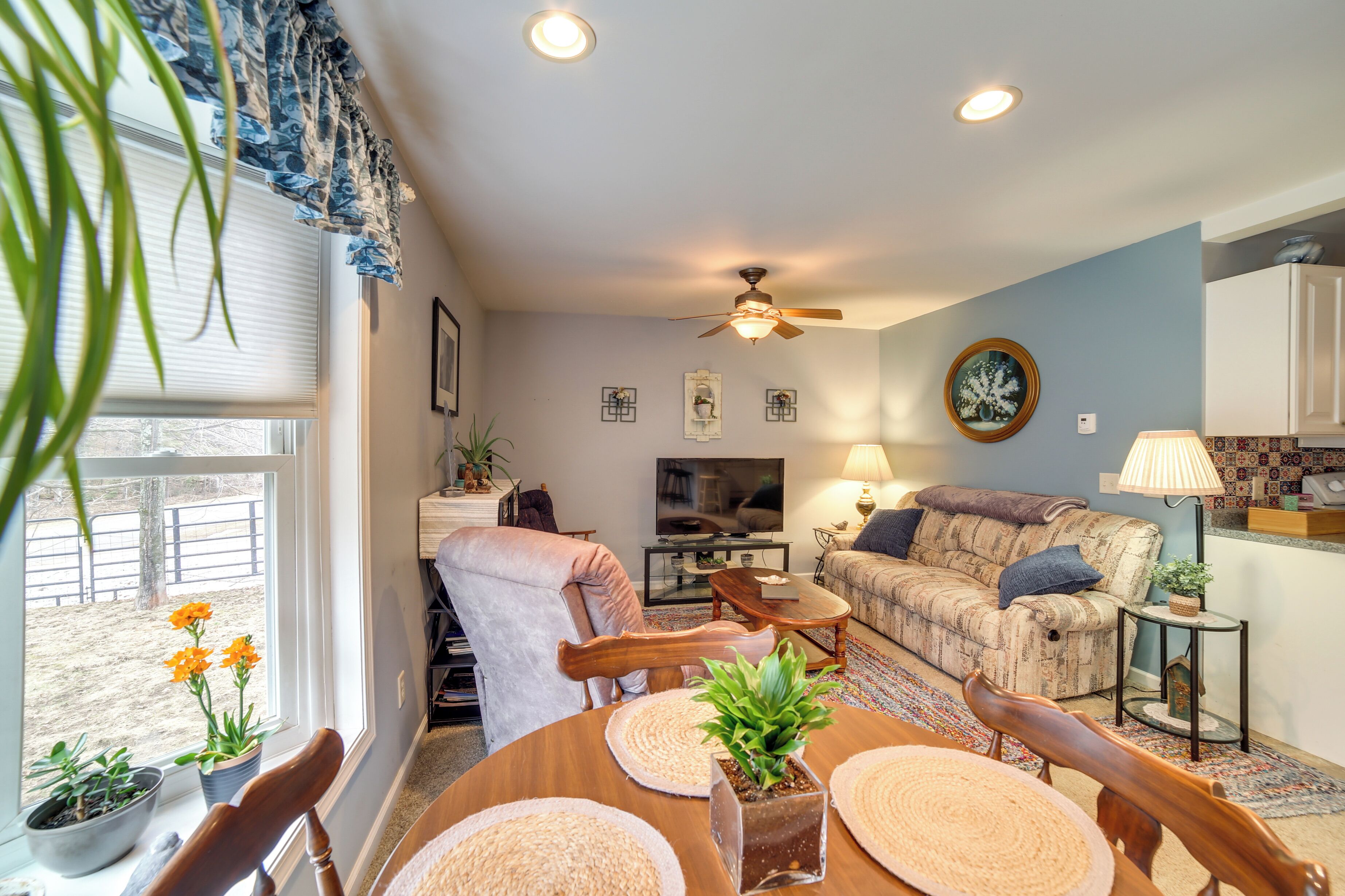 Peaceful Ishpeming Retreat: Walk to Deer Lake