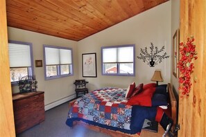 House (3 Bedrooms) | 3 bedrooms, iron/ironing board, bed sheets - South Londonderry Home, Walk to Magic Mtn Ski Area (Londonderry)