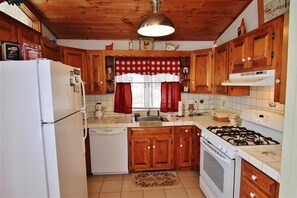 Microondas, horno, placa de cocina, lavavajillas