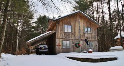 South Londonderry Home, Walk to Magic Mtn Ski Area