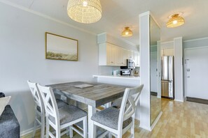 Apartment (2 Bedrooms) | Interior - Walk to Beach: Hilton Head Condo w/ Golf Views (Hilton Head Island)