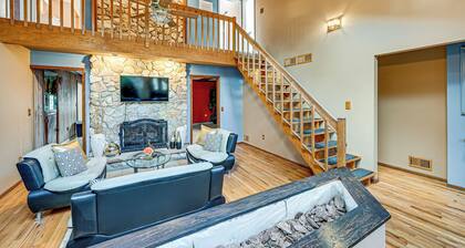 < 1 Mi to Ocean Gate Beach! Lovely Home w/ Hot Tub