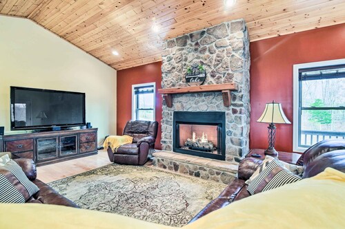 King Suite Haven Near Dale Hollow Lake & Boat Slip