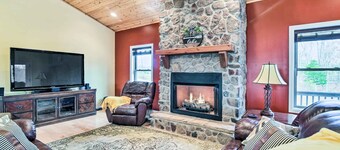 King Suite Haven Near Dale Hollow Lake & Boat Slip