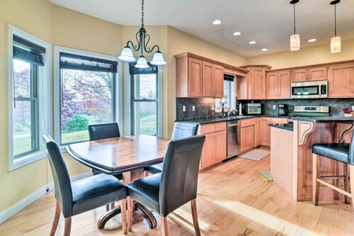 2 Mi to Dale Hollow Lake! Cozy Haven w/ King Suite