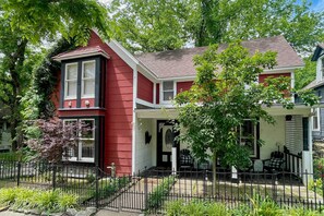 Exterior - Walk to Dtwn: Historic Home in Eureka Springs (Eureka Springs)