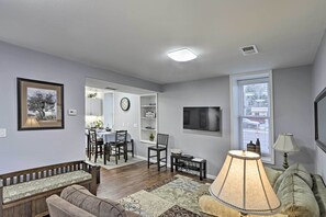 Apartment (2 Bedrooms) | Interior - Historic Laramie Condo - 3 Blocks to Downtown & UW (Laramie)