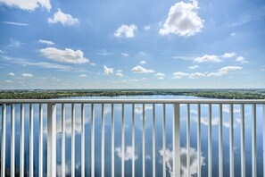 Apartment (2 Bedrooms) | Interior - 1 Mi to Disney: Condo w/ Water-view Balcony! (Orlando)