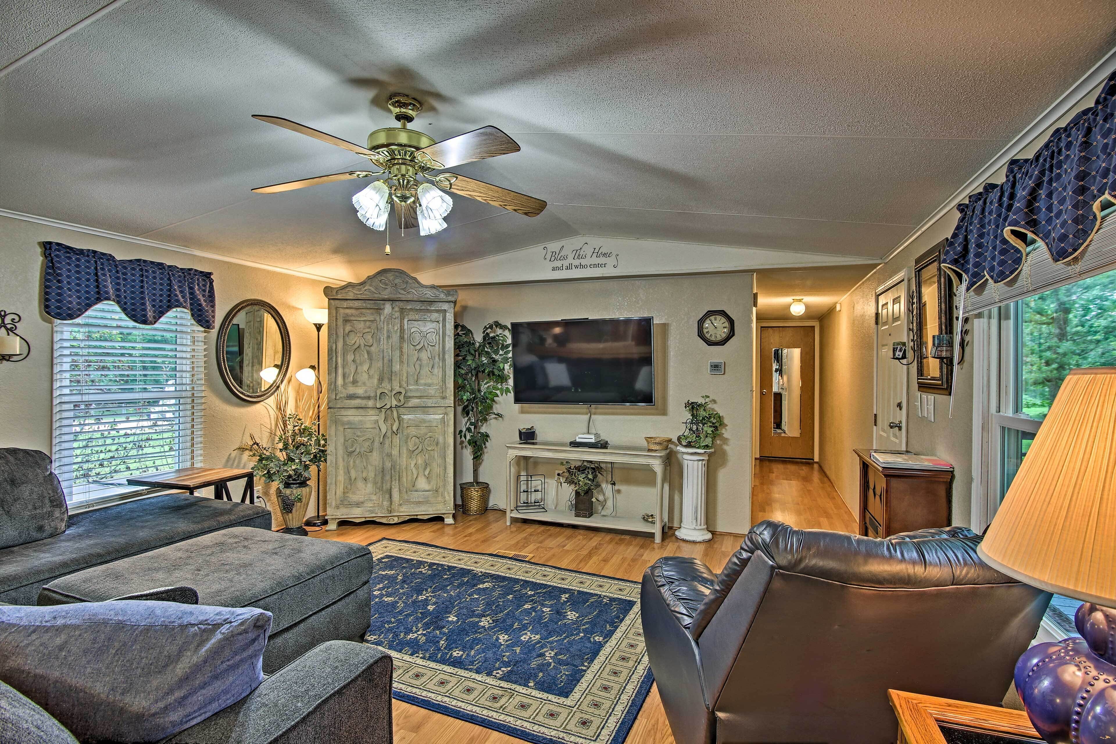 House (3 Bedrooms) | Interior