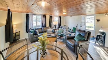 Cottage (2 Bedrooms) | Interior