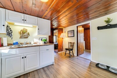 Houghton Lake Cottage - Central Location!