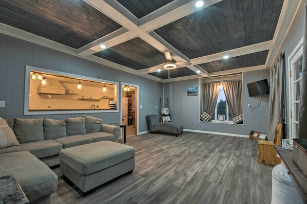 المنشأة من الداخل