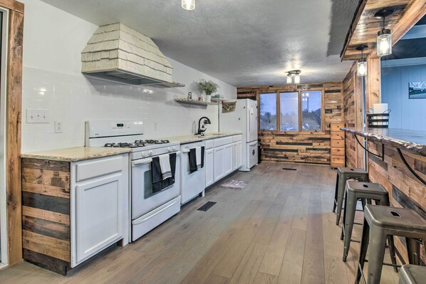 House (3 Bedrooms) | Interior