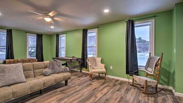 House (3 Bedrooms) | Interior