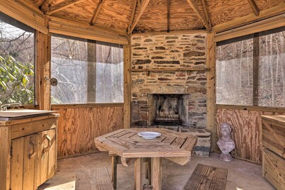 'serenity on the River' Luxe Lewisburg Cabin!