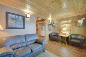 單棟房屋 (3 Bedrooms) | 內部