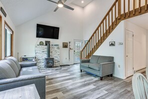 House (3 Bedrooms) | Front of property - Screened Porch & Deck: Pet-friendly Poconos Escape (Lackawaxen)