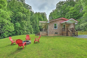 Interior - Secluded Marshall Cabin Near Appalachian Trail (Marshall)
