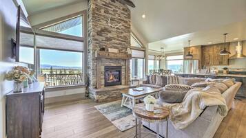 House (5 Bedrooms) | Living area | TV, fireplace