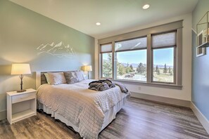 House (5 Bedrooms) | 5 bedrooms, bed sheets - Stunning Valley Home w/ Furnished Deck & Mtn Views (Thayne)