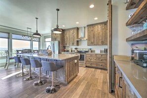 Private kitchen - Stunning Valley Home w/ Furnished Deck & Mtn Views (Thayne)