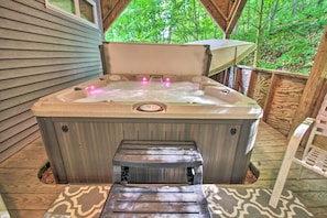 Interior - Ludlow Home w/ Hot Tub, Near Okemo Resort! (Ludlow)