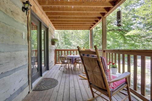 3 Mi to Natl Park: Townsend Apt on Little River!