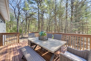 Cottage (2 Bedrooms) | Interior - Chic Wisconsin Retreat w/ Deck, Grill & Fire Pit! (Wisconsin Dells)
