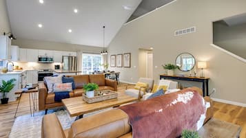 Cottage (2 Bedrooms) | Interior