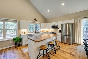 Cottage (2 Bedrooms) | Interior - Chic Wisconsin Retreat w/ Deck, Grill & Fire Pit! (Wisconsin Dells)