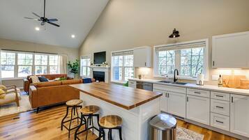 ุงูู
ูุดุฃุฉ ู
ู ุงูุฏุงุฎู