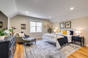 Cottage (2 Bedrooms) | Interior - Chic Wisconsin Retreat w/ Deck, Grill & Fire Pit! (Wisconsin Dells)