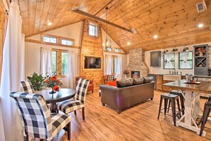 House (1 Bedroom) | Interior - Modern Broken Bow Cabin: Large Deck, BBQ & Pergola (Broken Bow)