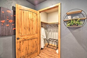 House (1 Bedroom) | Interior