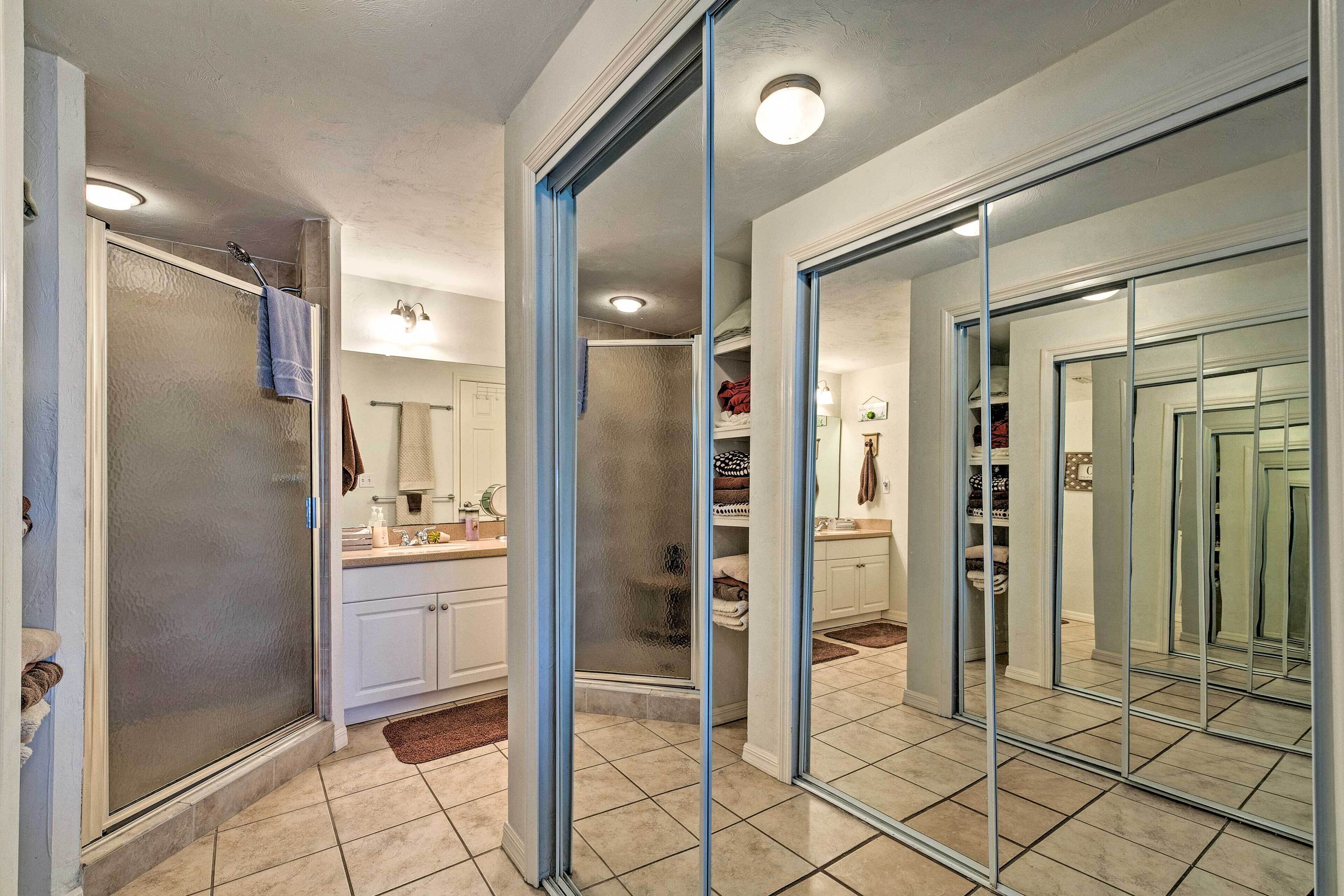 Apartment (2 Bedrooms) | Bathroom
