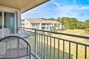Interior - Coastal Sea Pines Escape: Walk to Beach! (Hilton Head Island)