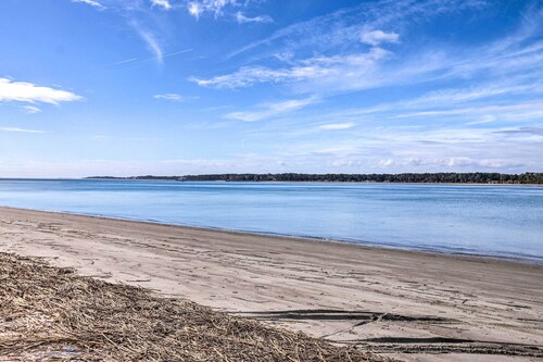Coastal Sea Pines Escape: Walk to Beach!