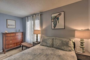 Apartment (1 Bedroom) | Interior - Relaxing Harbor Island Condo: Walk to the Beach! (Harbor Island)