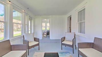 House (5 Bedrooms) | Interior