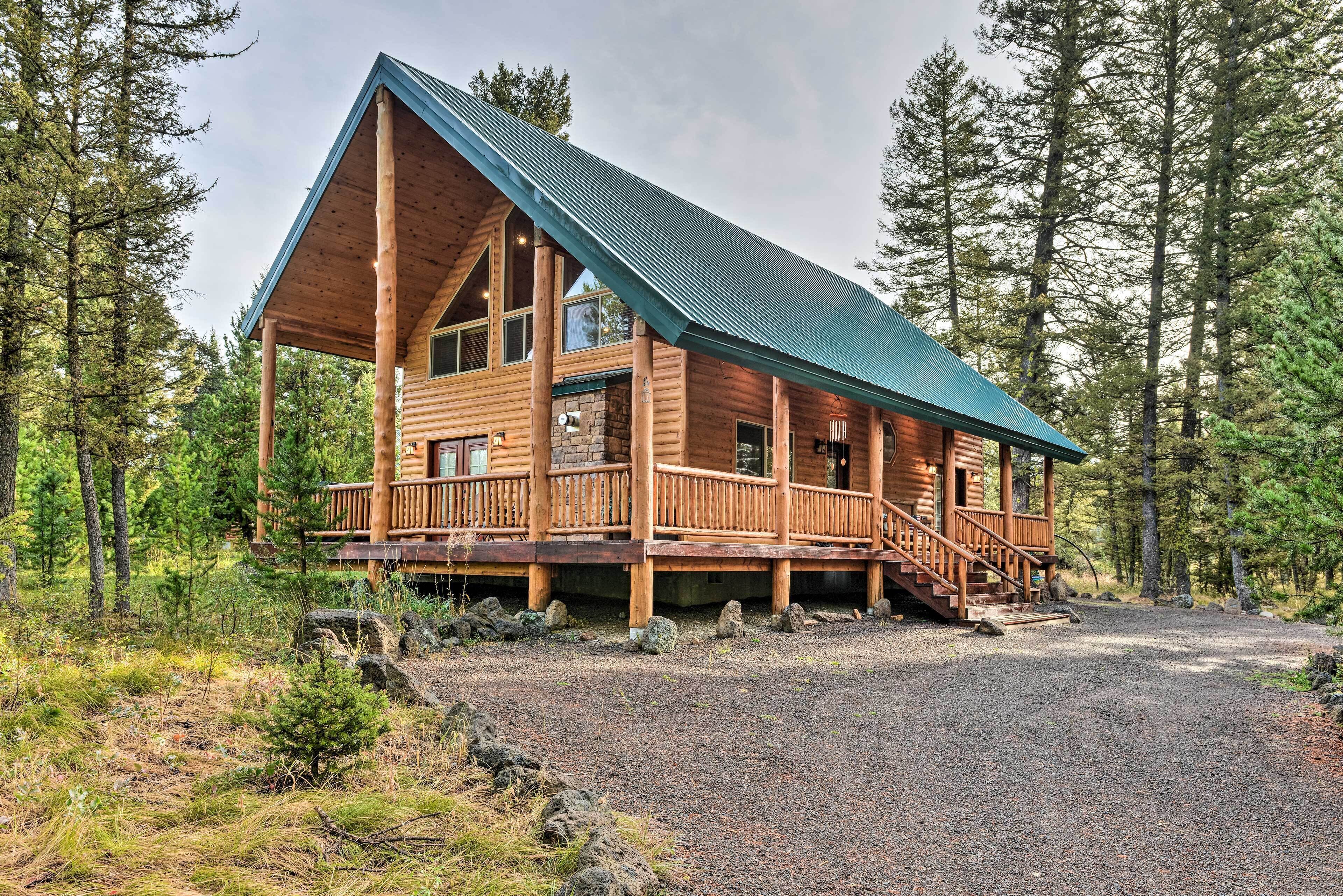 Island Park Cabin w/ Stunning Forest Views!