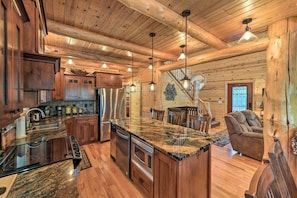 House (3 Bedrooms) | Interior