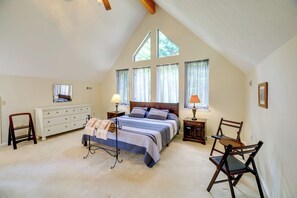 Interior - Secluded Mountain City Home w/ Deck & Views! (Mountain City)