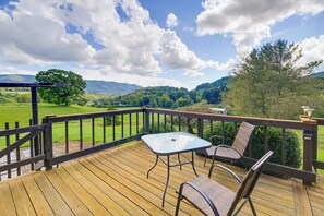 Interior - Secluded Mountain City Home w/ Deck & Views! (Mountain City)