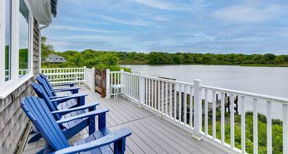 Cozy Narragansett Cottage w/ Dock & Outdoor Shower