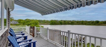 Cozy Narragansett Cottage w/ Dock & Outdoor Shower