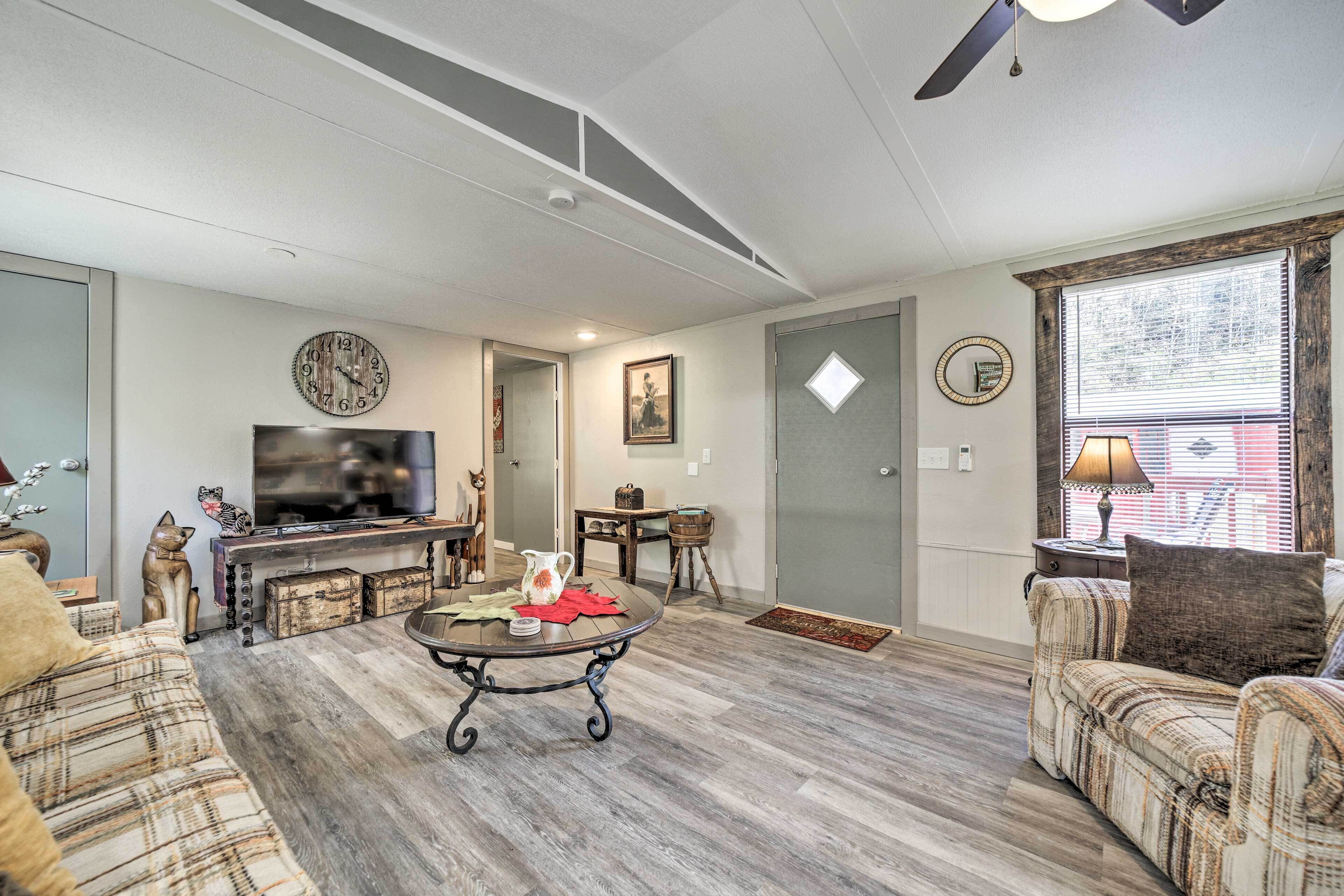 House (2 Bedrooms) | Interior