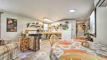 House (2 Bedrooms) | Interior