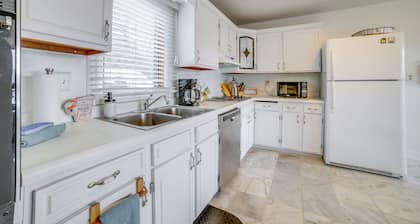 Alpine Lake Resort Home: Stunning Lake Views!