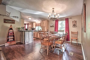 House (4 Bedrooms) | Interior